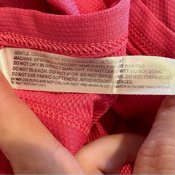 Lorna Jane racer back tank top bright pink back pocket gym ladies size medium - Picture 5 of 6